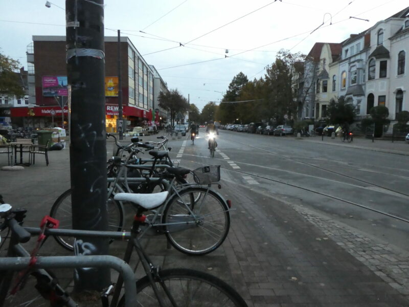 Fahrradstraße Wachmannstraße am Morgen 3
